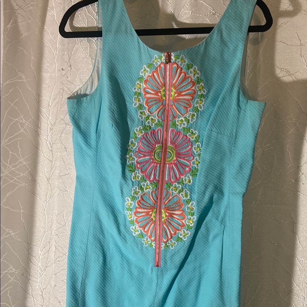 Lilly Pulitzer Blue Sheath Dress with Scoop Neck and Backless Design